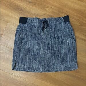 Athleta Midtown Batik Skort Size 2